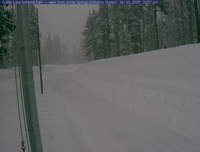 Crater Lake Welcomes 8 Inches of Fresh Snow, Snowpack Reaches 123 Inches