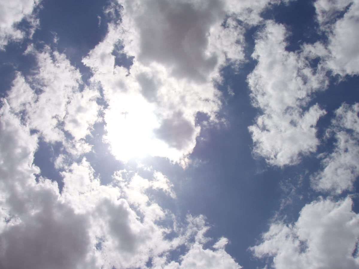 Warmer Weekend Ahead for Roseburg, Rain Returns Late Sunday