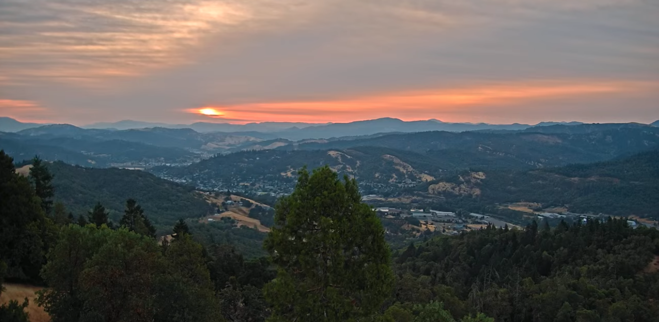 Seasonal Warmth Continues as Slight Thunderstorm Chance Lingers Near Eastern Douglas County