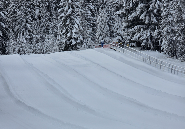Diamond Lake Resort Opens Tubing Hill After 12 Inches of Fresh Snow