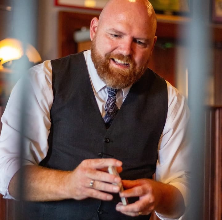 Roseburg Public Library To Host Two Free Magic Shows April 9