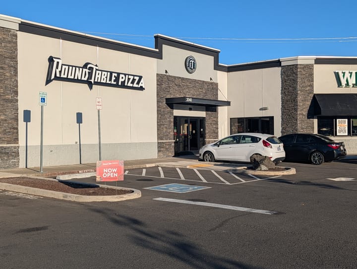 Round Table Pizza Now Open in Roseburg