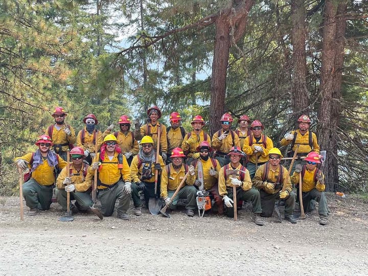 Castle Fire Reaches 30% Containment as Expanded Forest Closure Takes Effect