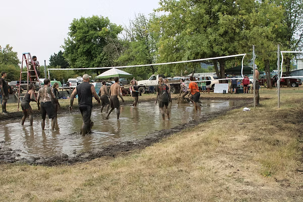 38th Annual Sutherlin Blackberry Festival Returns Aug. 14-16 With Cars, Mud Races, Cook-Offs, and More