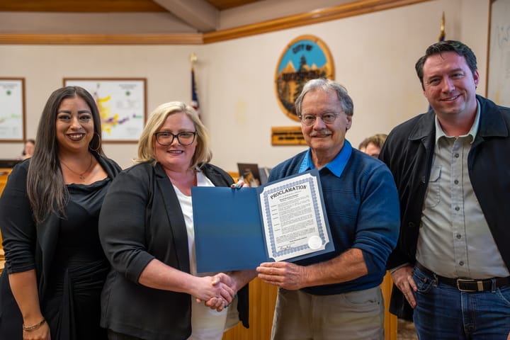 Roseburg Declares Small Business Season, Encourages Local Holiday Shopping
